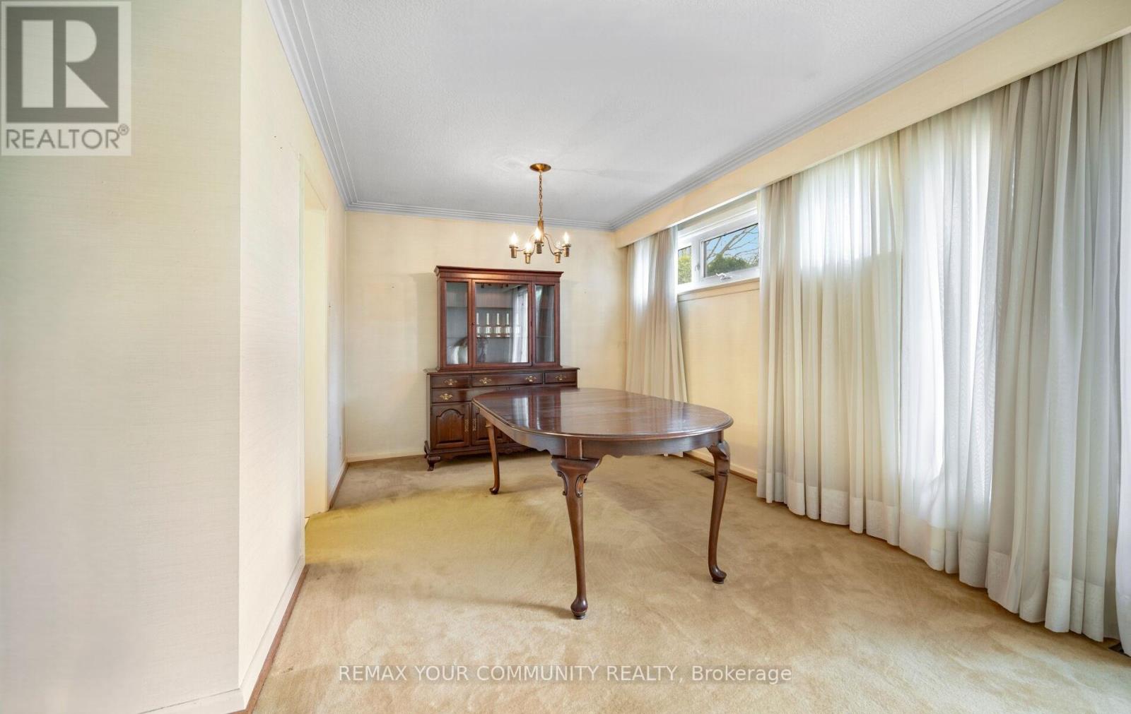 628 Shenandoah Drive, Mississauga, Ontario  L5H 1V9 - Photo 8 - W13021502