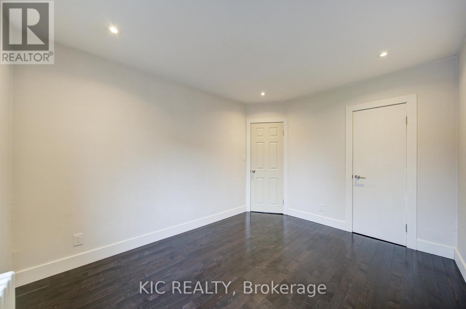 35 Montcalm Avenue, Toronto, Ontario  M6E 4N2 - Photo 15 - W13021562