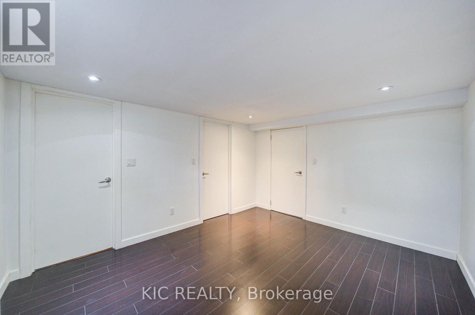 35 Montcalm Avenue, Toronto, Ontario  M6E 4N2 - Photo 31 - W13021562