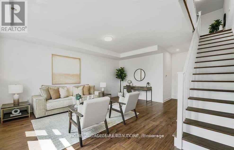 3058 Trailside Drive, Oakville, Ontario  L6M 4M2 - Photo 3 - W13021564