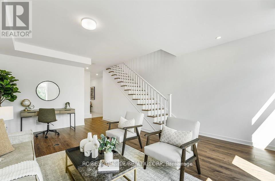 3058 Trailside Drive, Oakville, Ontario  L6M 4M2 - Photo 5 - W13021564