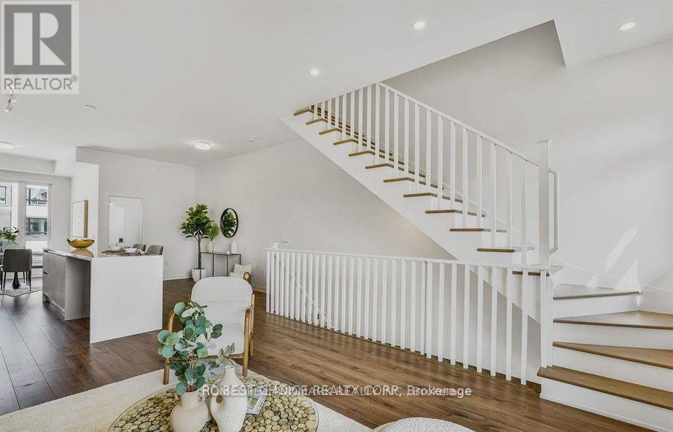 3058 Trailside Drive, Oakville, Ontario  L6M 4M2 - Photo 6 - W13021564