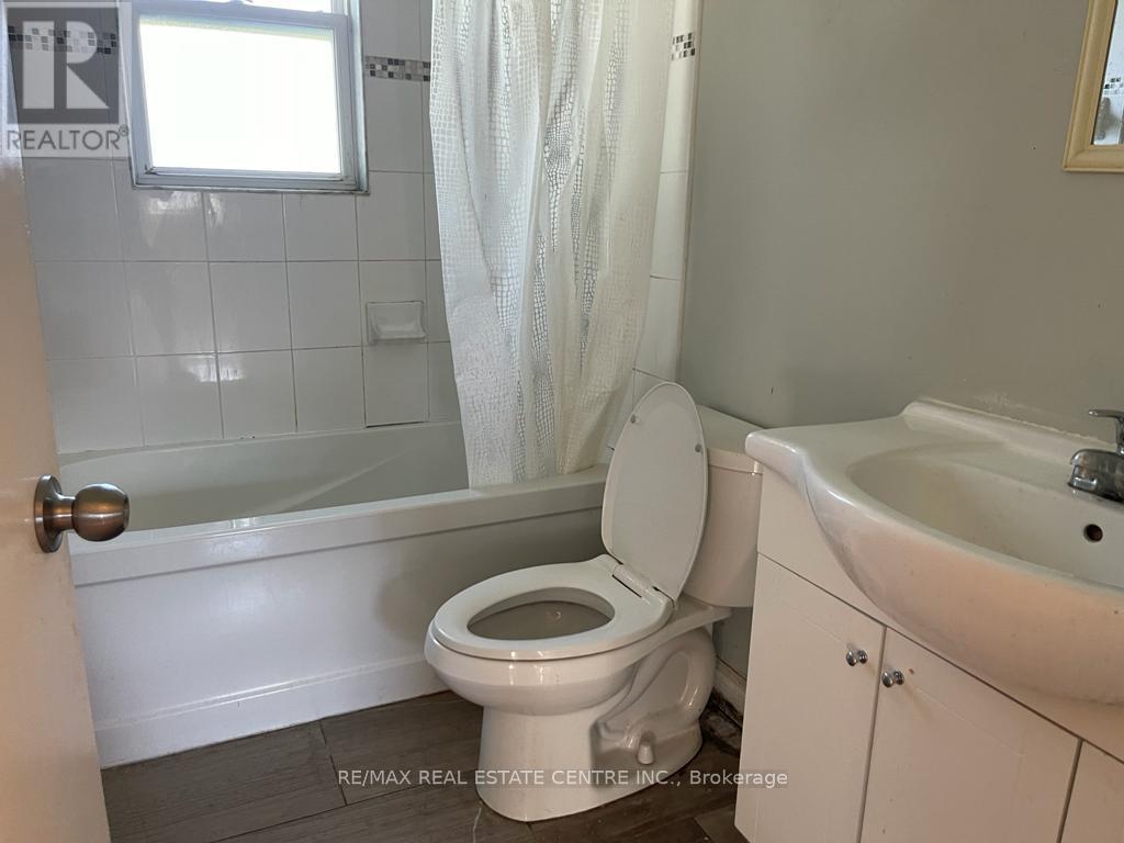 2431 Thorn Lodge Drive, Mississauga, Ontario  L5K 1K8 - Photo 15 - W13021574