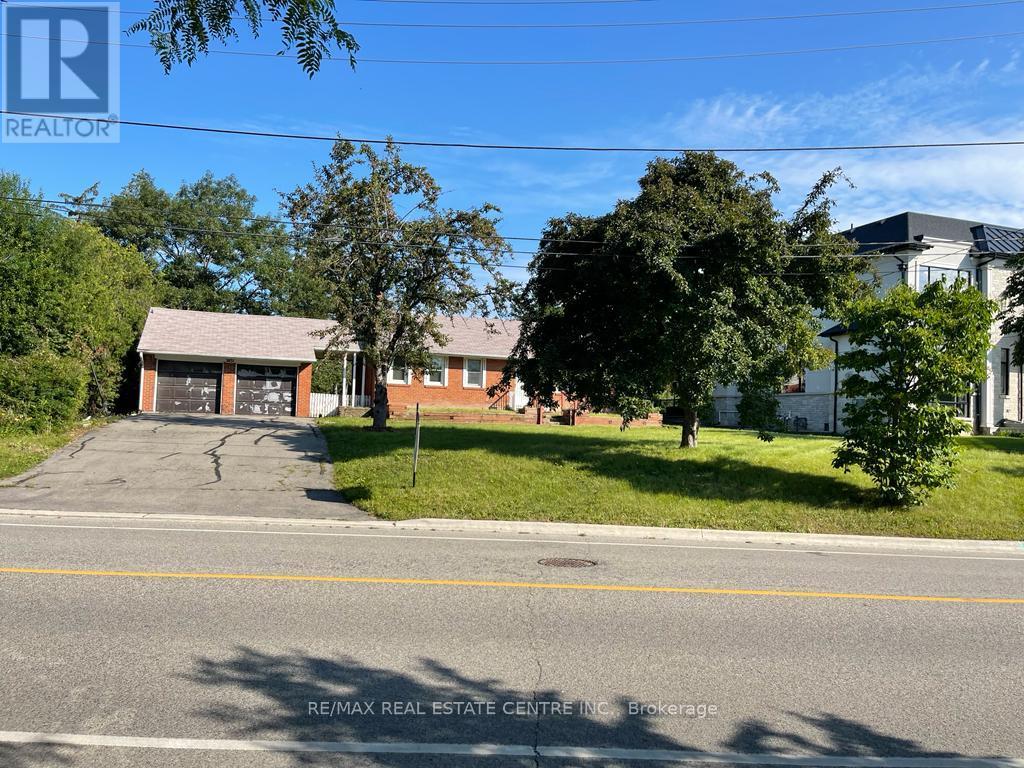 2431 Thorn Lodge Drive, Mississauga, Ontario  L5K 1K8 - Photo 2 - W13021574