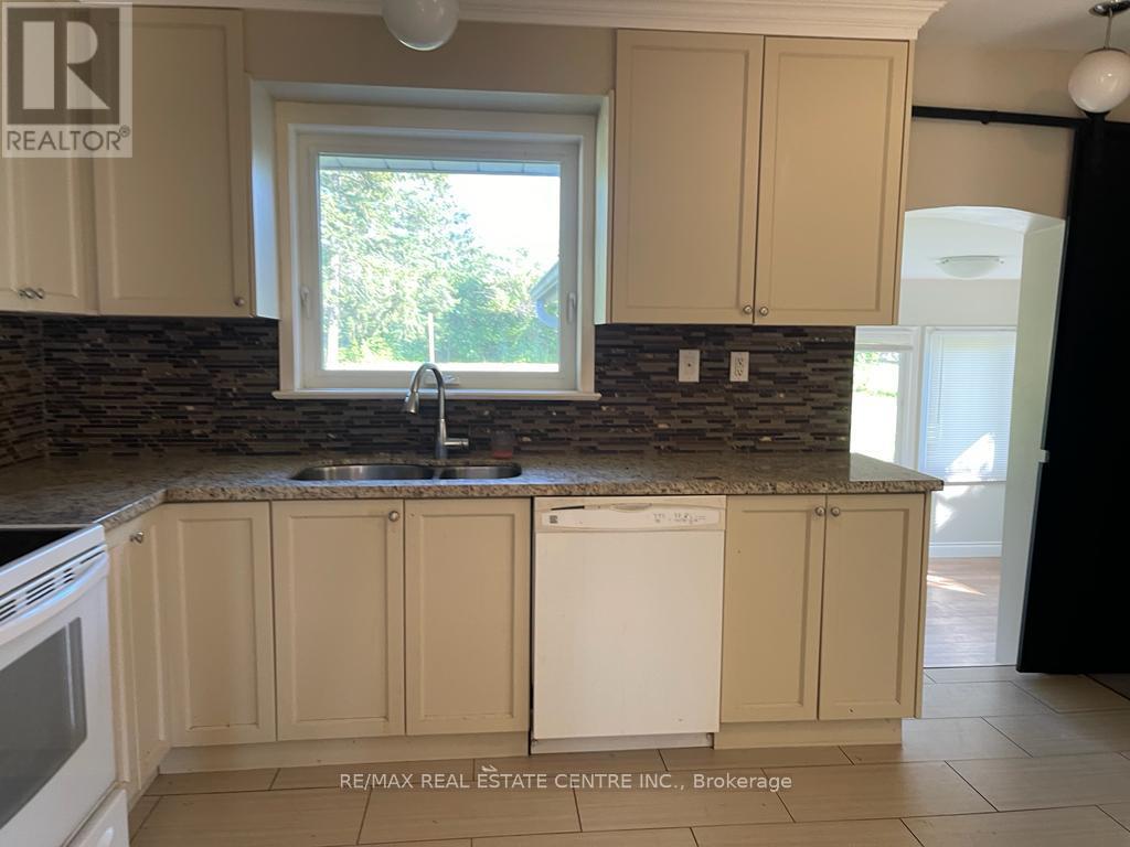 2431 Thorn Lodge Drive, Mississauga, Ontario  L5K 1K8 - Photo 27 - W13021574