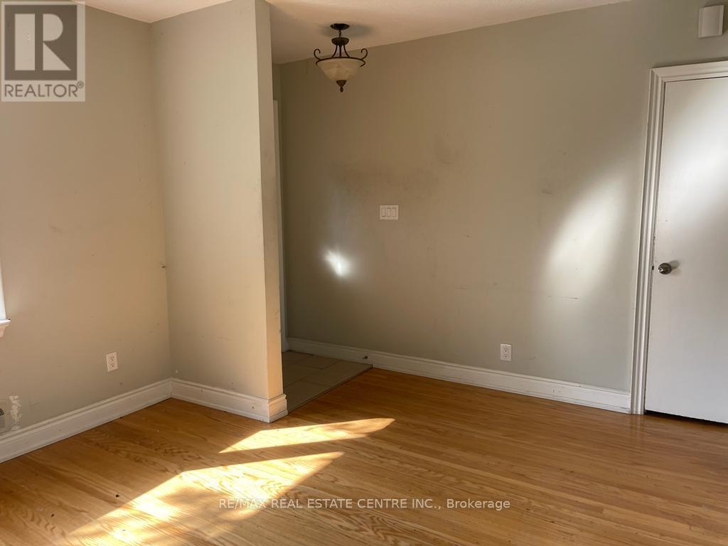 2431 Thorn Lodge Drive, Mississauga, Ontario  L5K 1K8 - Photo 28 - W13021574