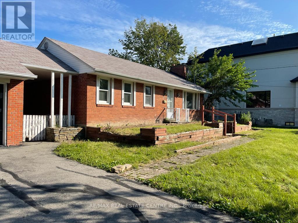 2431 Thorn Lodge Drive, Mississauga, Ontario  L5K 1K8 - Photo 7 - W13021574