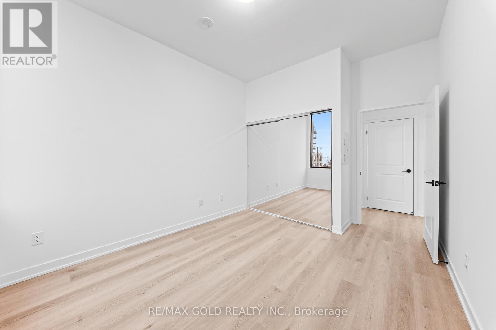 214 - 2075 Lakeshore Road, Burlington, Ontario  L7R 1E2 - Photo 35 - W13021596