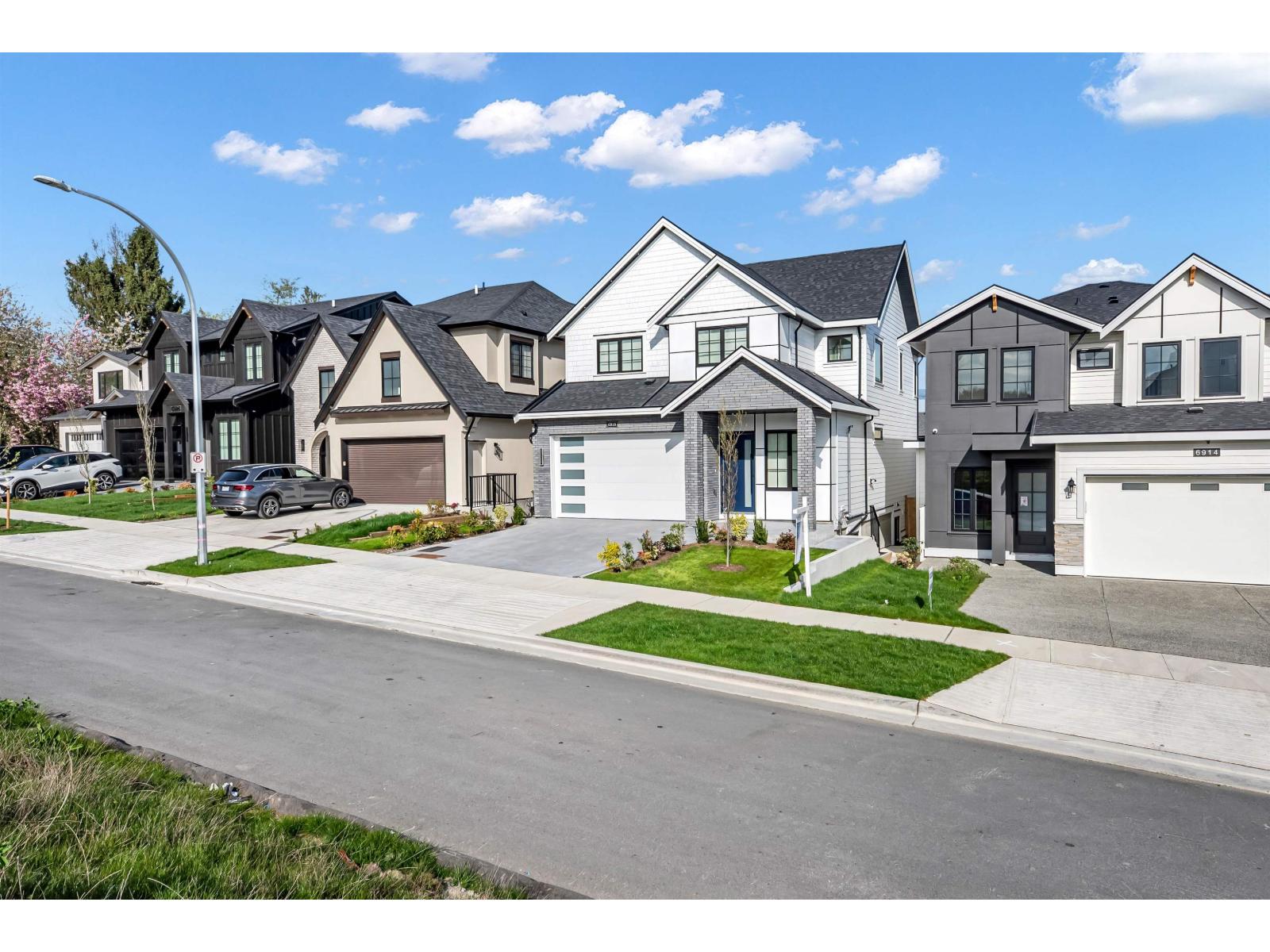 6918 204a Street, Langley, British Columbia  V2Y 0W4 - Photo 2 - R3113353