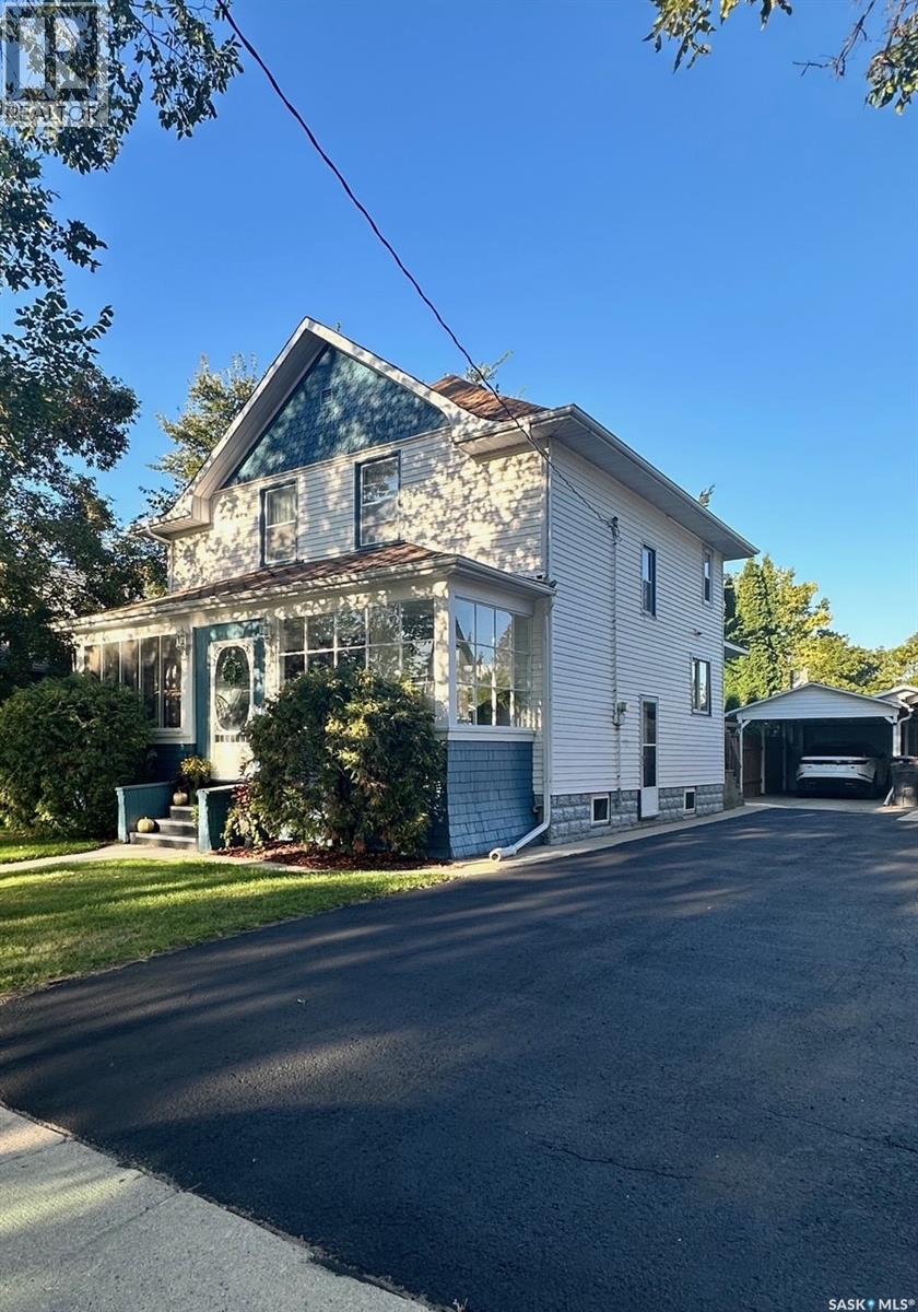 216 Second Avenue N, Yorkton, Saskatchewan  S3N 1G7 - Photo 3 - SK033409