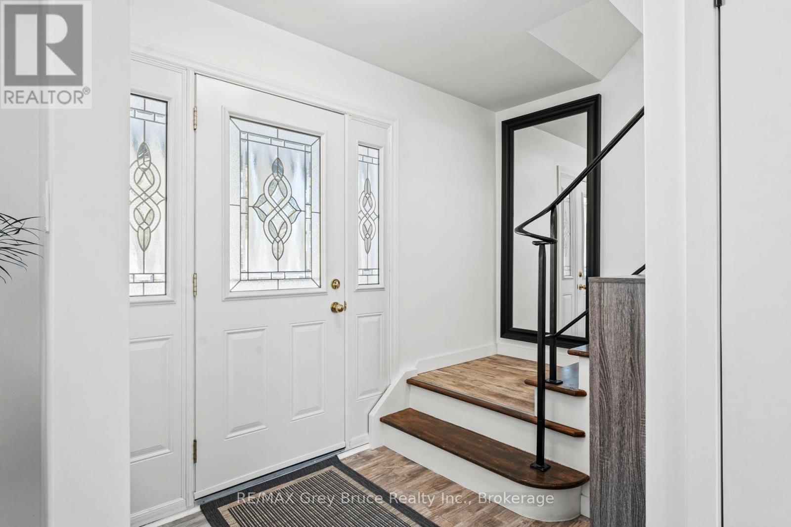 74 Inwood Crescent, Kitchener, Ontario  N2M 2M1 - Photo 11 - X12860246