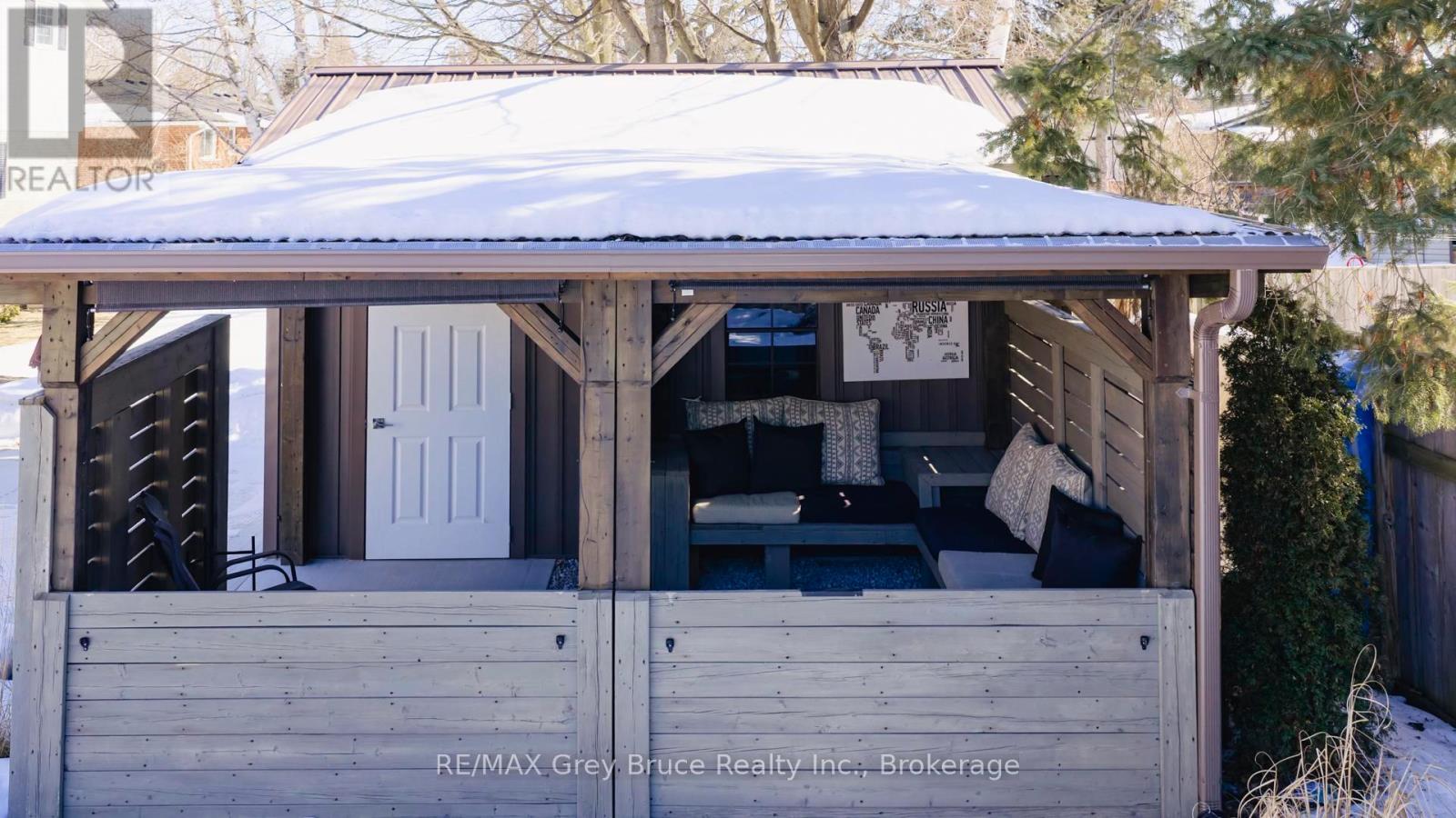 74 Inwood Crescent, Kitchener, Ontario  N2M 2M1 - Photo 10 - X12860246