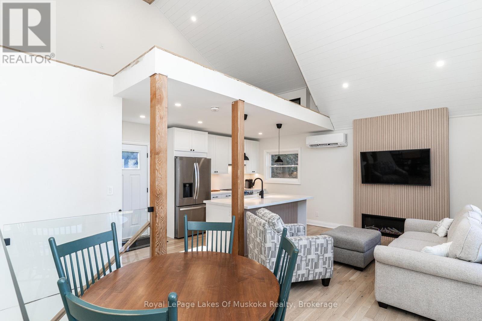 1361 Rosseau Lake 2 Road, Muskoka Lakes, Ontario  P0B 1M0 - Photo 14 - X12921032