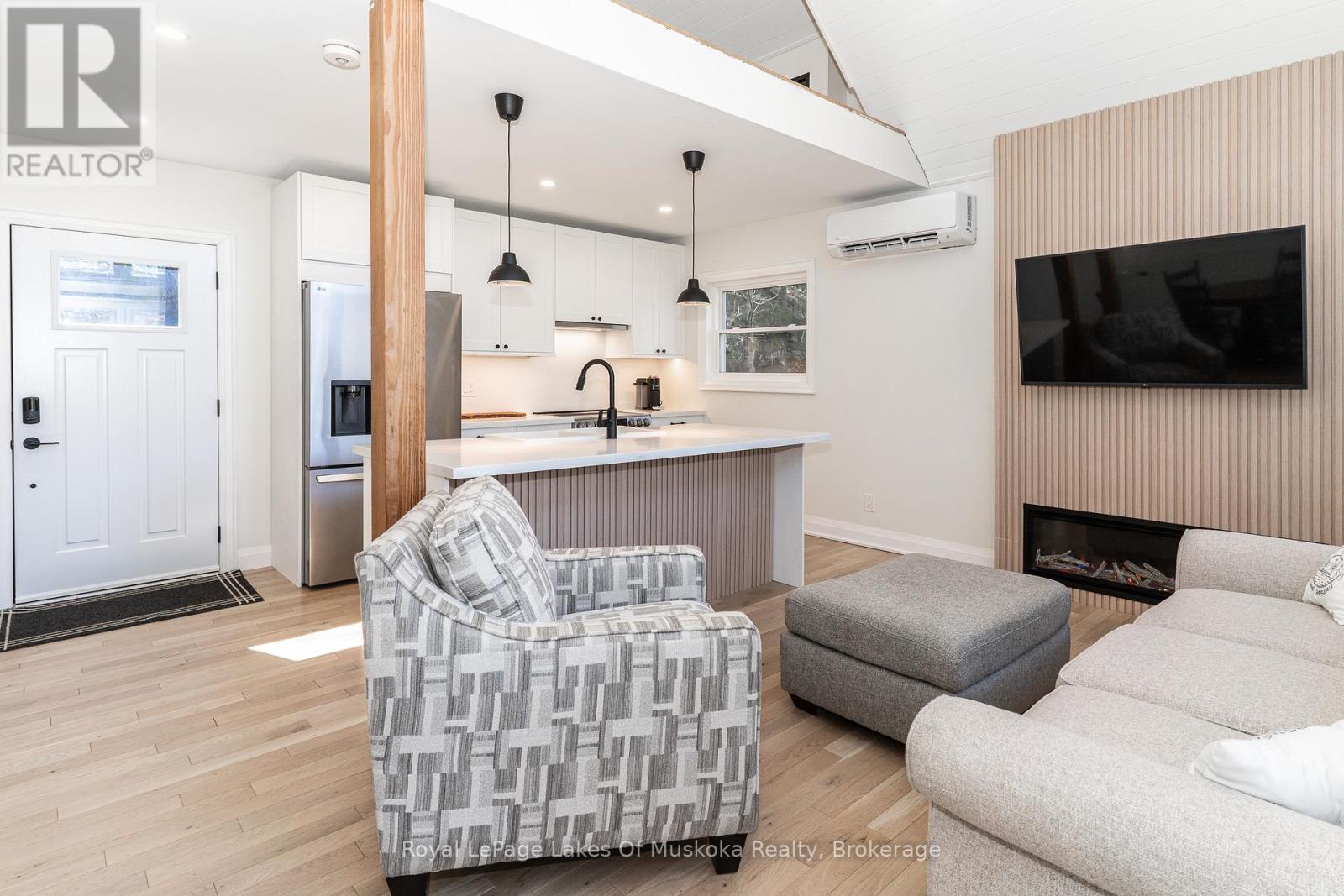 1361 Rosseau Lake 2 Road, Muskoka Lakes, Ontario  P0B 1M0 - Photo 18 - X12921032