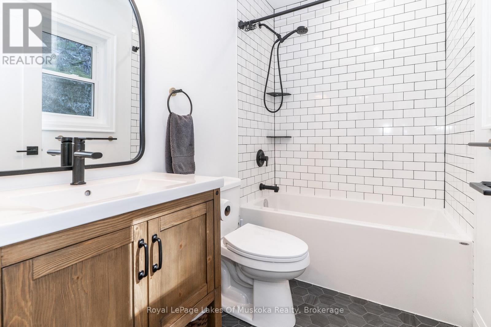 1361 Rosseau Lake 2 Road, Muskoka Lakes, Ontario  P0B 1M0 - Photo 19 - X12921032