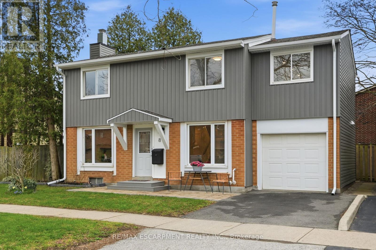 8 Chudleigh Street, Hamilton, Ontario  L9H 7E4 - Photo 2 - X13021578