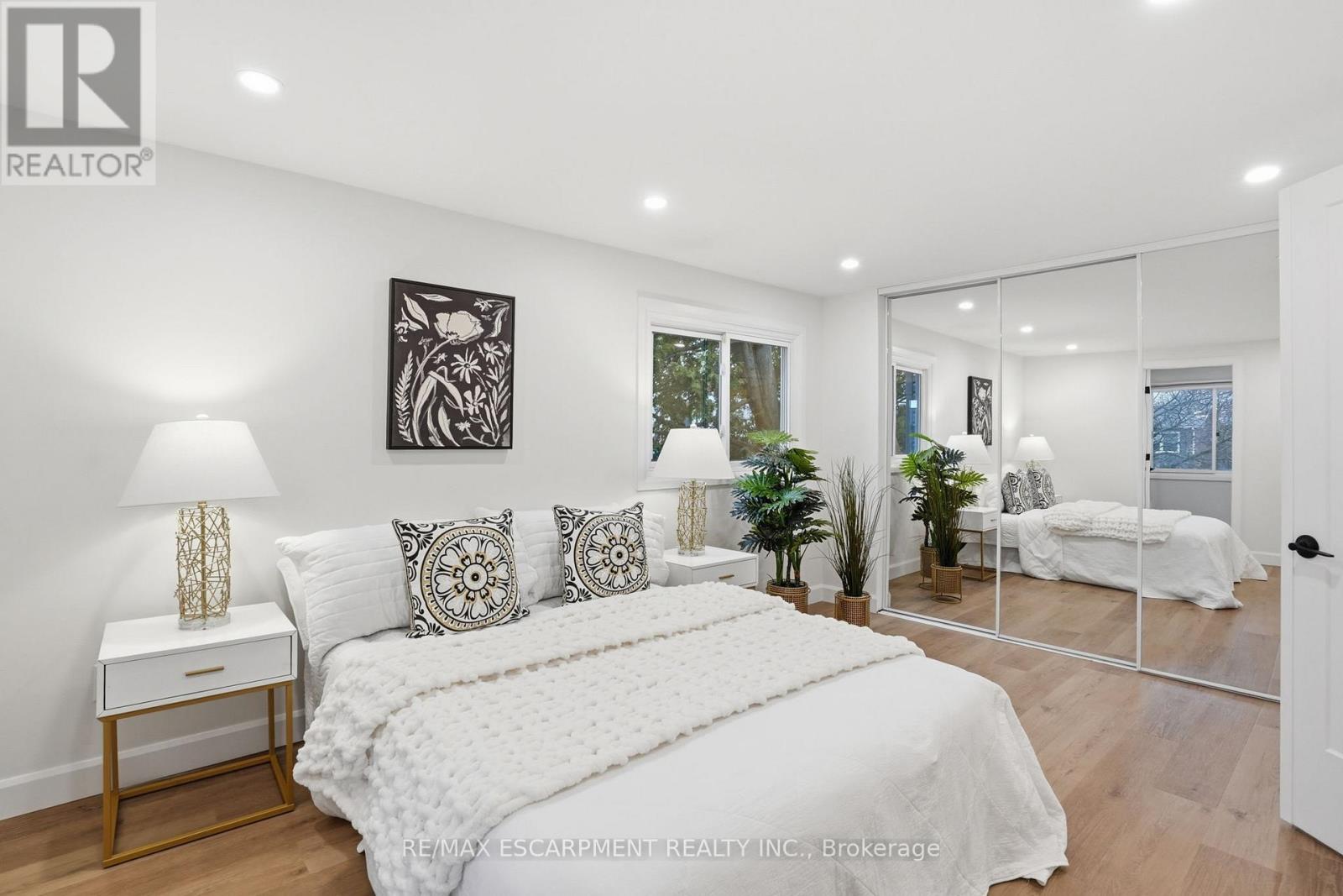 8 Chudleigh Street, Hamilton, Ontario  L9H 7E4 - Photo 20 - X13021578