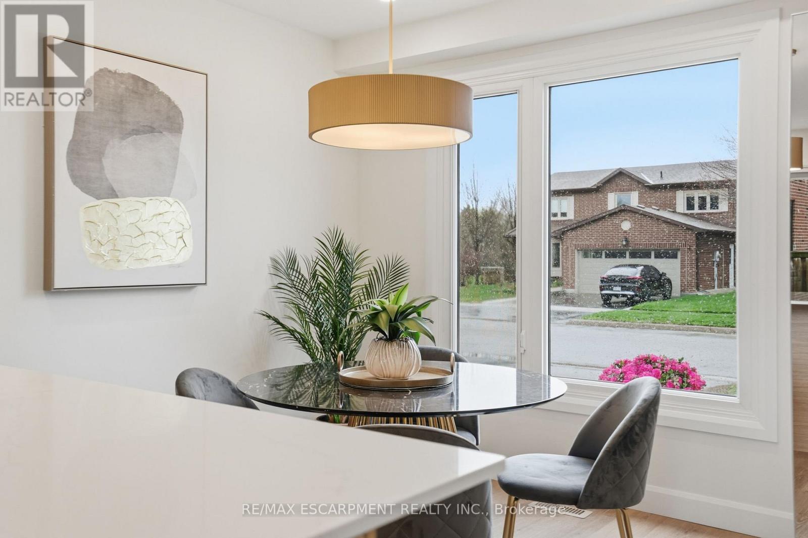 8 Chudleigh Street, Hamilton, Ontario  L9H 7E4 - Photo 6 - X13021578