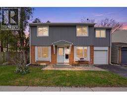 8 CHUDLEIGH STREET, Hamilton, Ontario