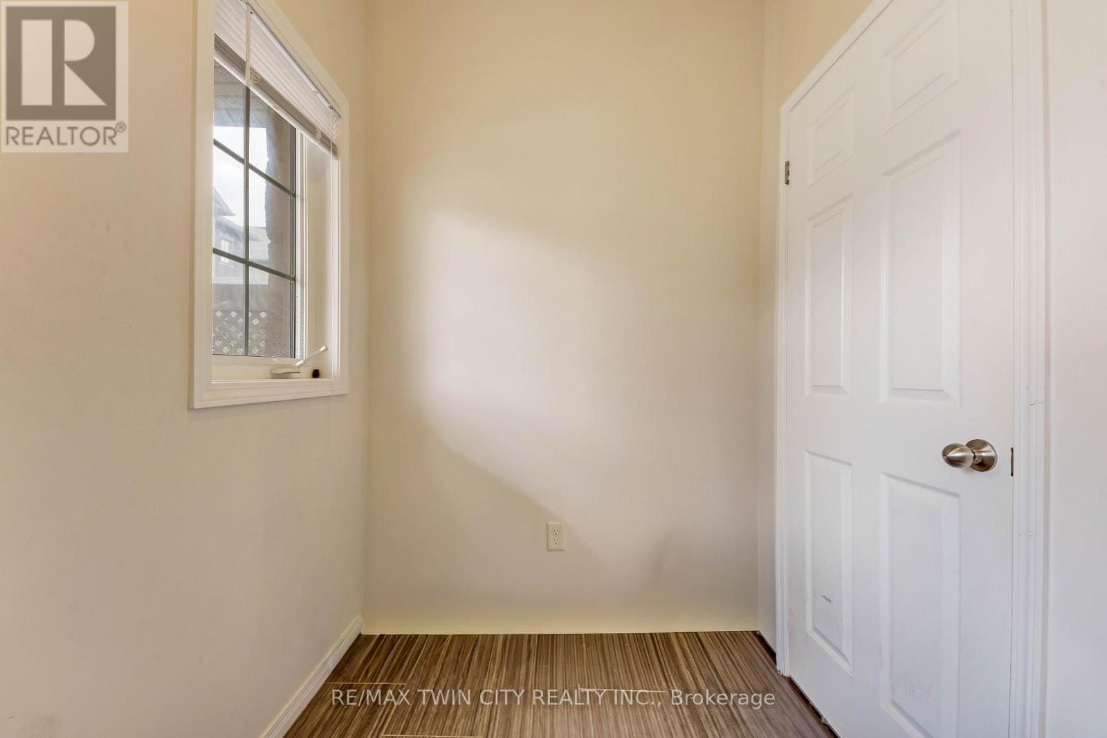 5b - 931 Glasgow Street, Kitchener, Ontario  N2N 0B6 - Photo 3 - X13021606