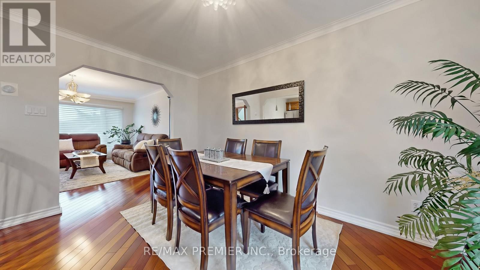 9 Tilden Crescent, Toronto, Ontario  M9P 1V6 - Photo 7 - W13021554