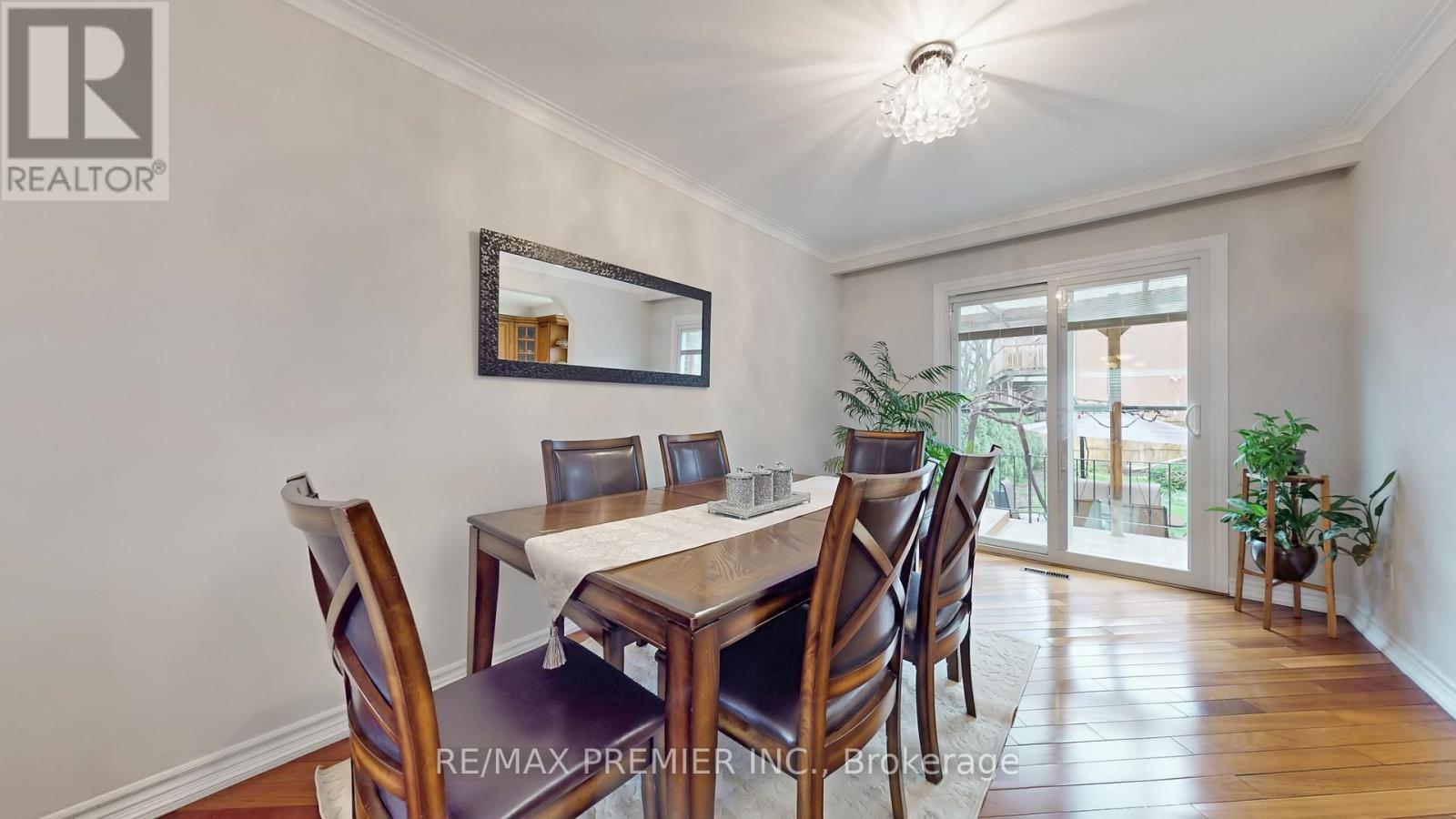 9 Tilden Crescent, Toronto, Ontario  M9P 1V6 - Photo 8 - W13021554