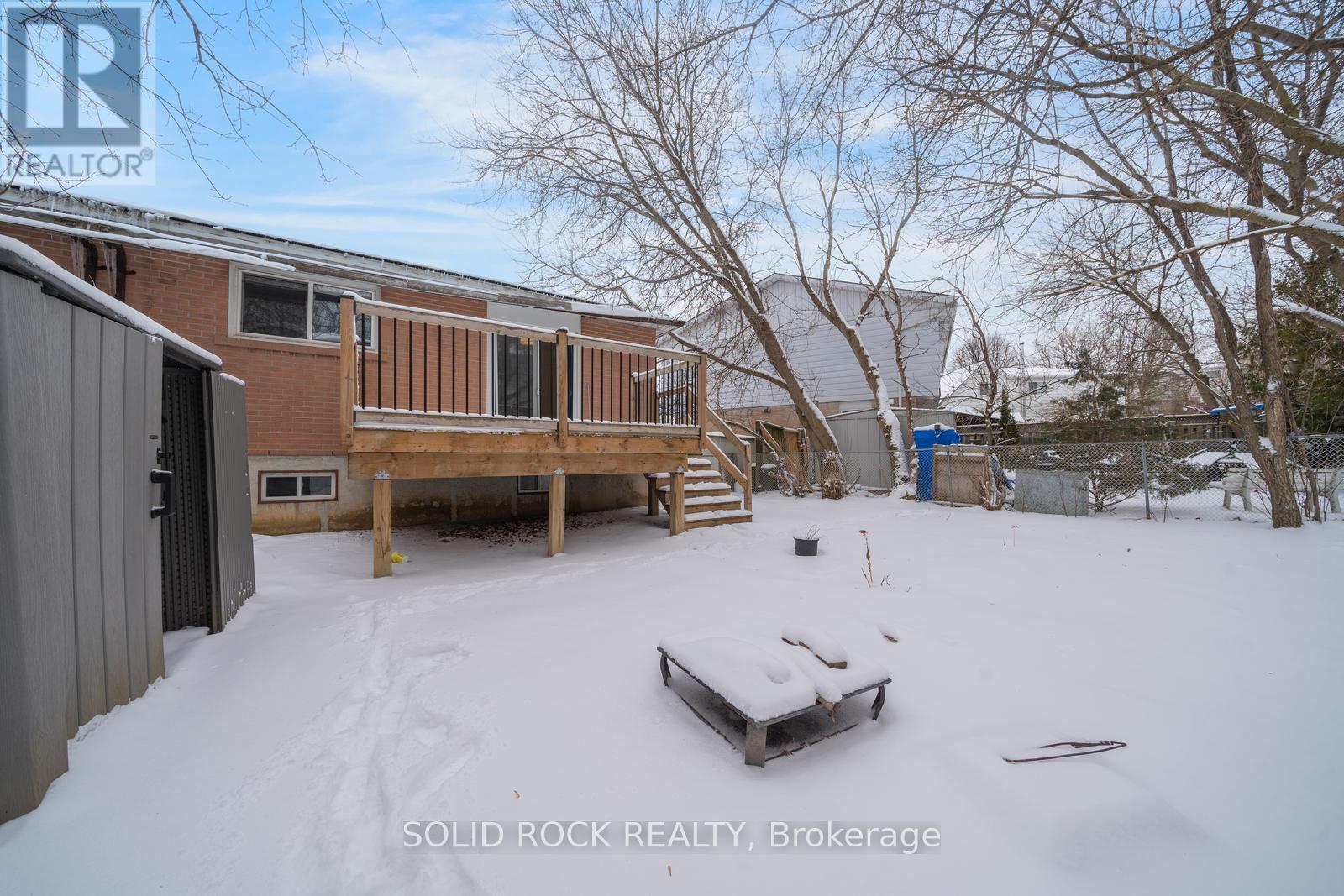 708 Jackson Court, Newmarket, Ontario  L3Y 5A6 - Photo 37 - N12902386