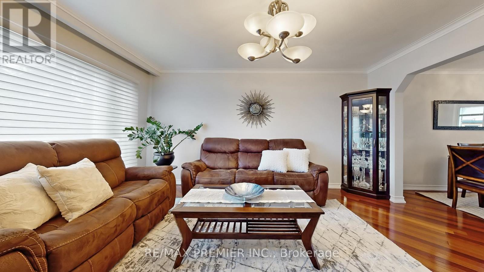 9 Tilden Crescent, Toronto, Ontario  M9P 1V6 - Photo 5 - W13021554