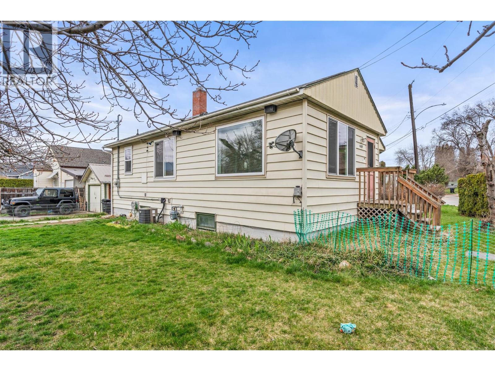 4000a 30 Avenue, Vernon, British Columbia  V1T 2G3 - Photo 3 - 10382325