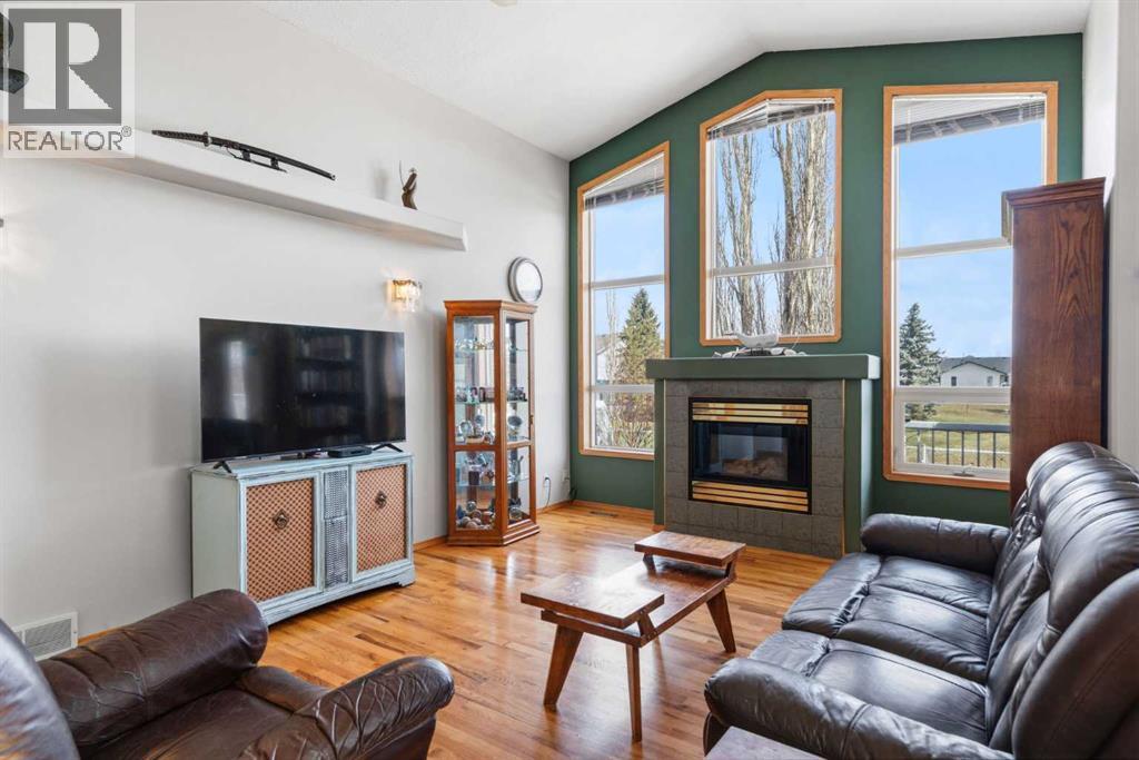 15 Cambridge Glen Drive, Strathmore, Alberta  T1P 1N3 - Photo 9 - A2303433