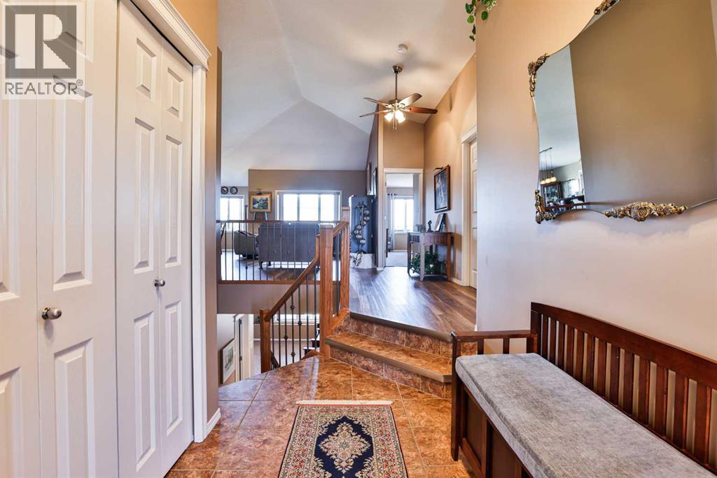 605 Sunridge Crescent W, Lethbridge, Alberta  T1J 0T4 - Photo 3 - A2295177