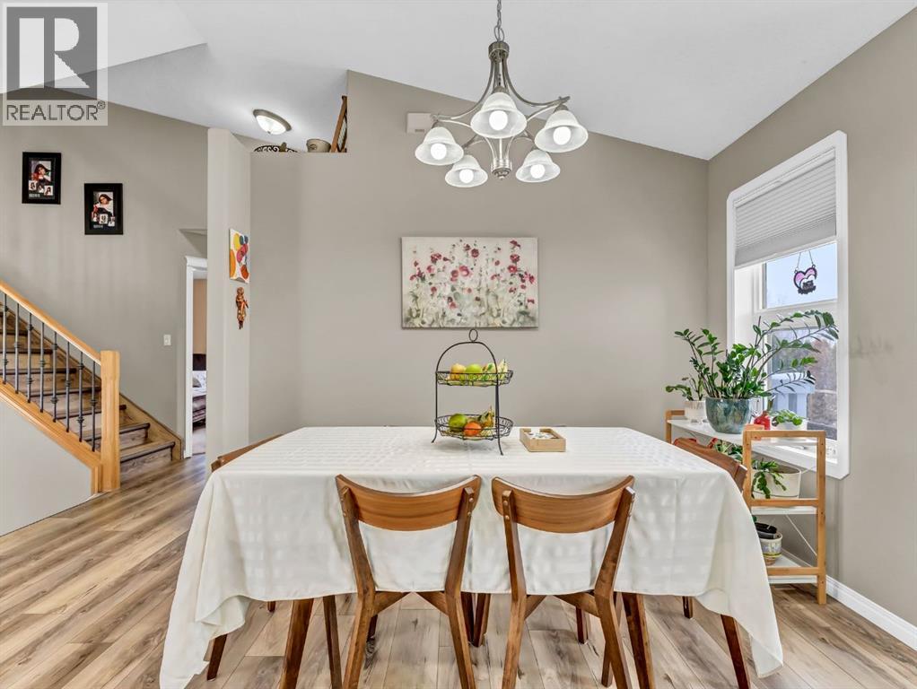 113 Vista Road Se, Medicine Hat, Alberta  T1B 4X6 - Photo 12 - A2302542