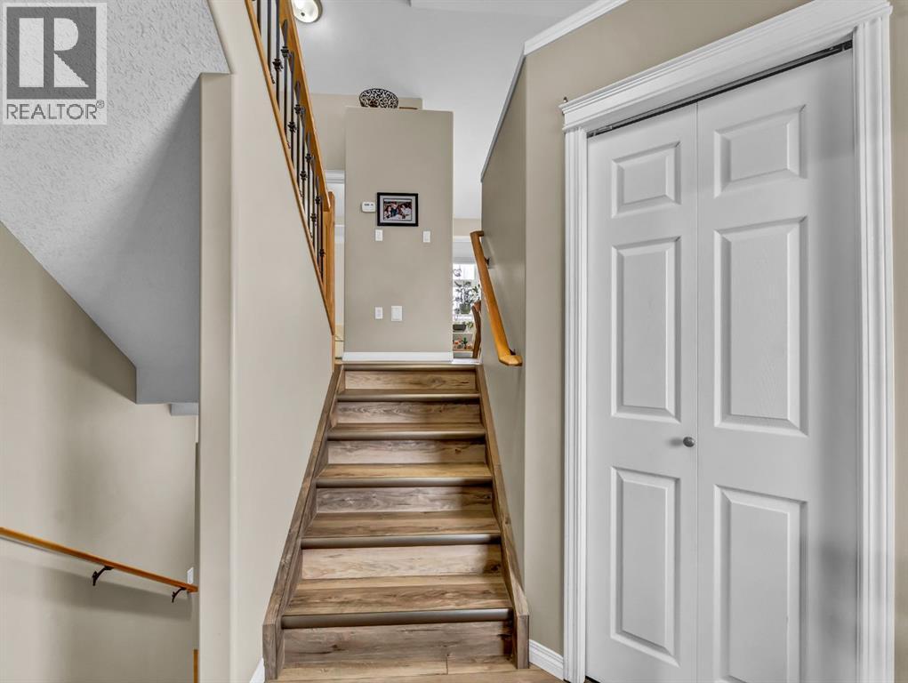 113 Vista Road Se, Medicine Hat, Alberta  T1B 4X6 - Photo 4 - A2302542