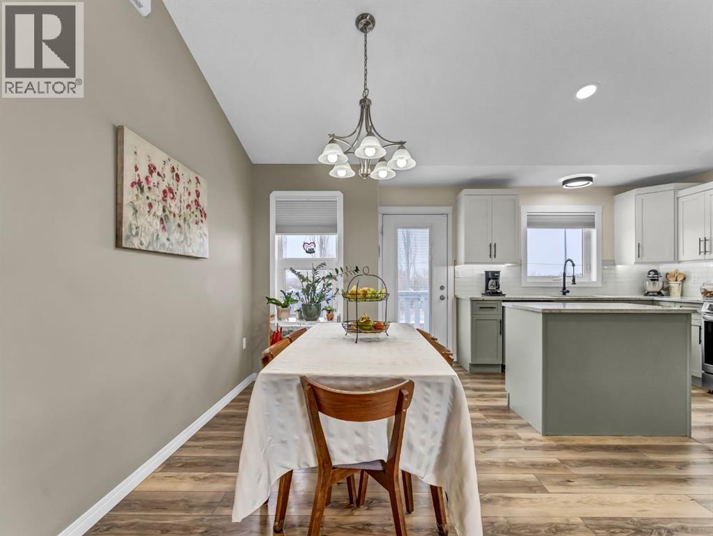 113 Vista Road Se, Medicine Hat, Alberta  T1B 4X6 - Photo 11 - A2302542