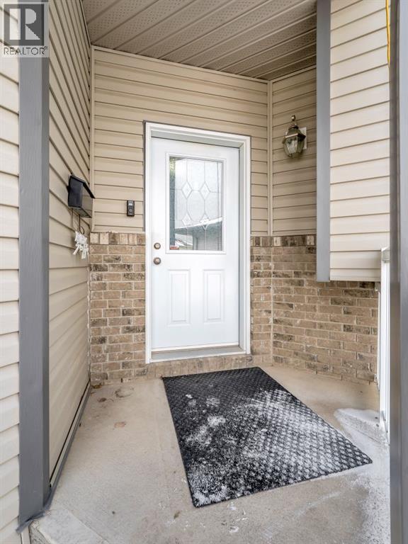 113 Vista Road Se, Medicine Hat, Alberta  T1B 4X6 - Photo 3 - A2302542