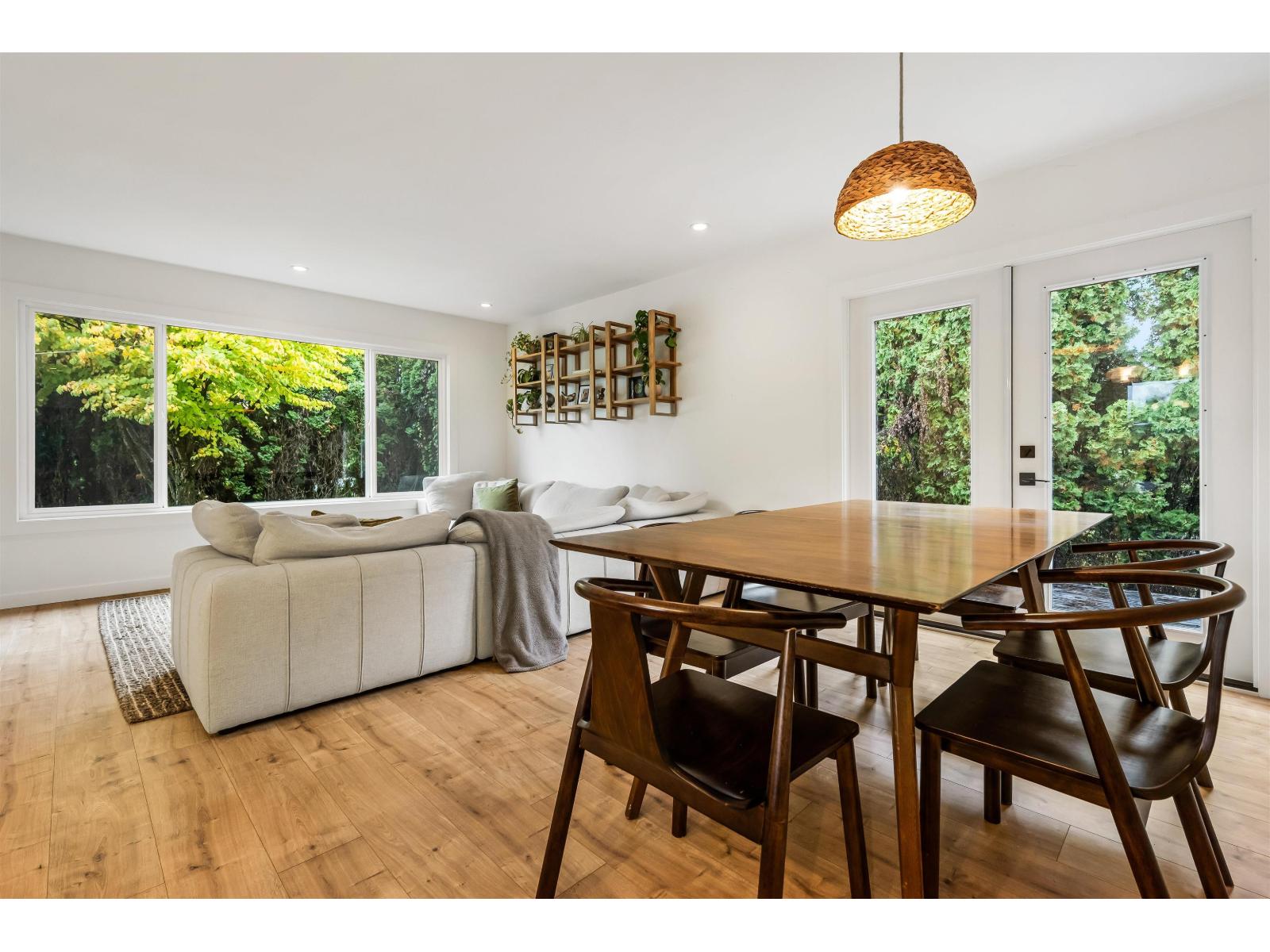 9046 Broadway Street, Chilliwack Proper South, Chilliwack, British Columbia  V2P 5W1 - Photo 3 - R3110488