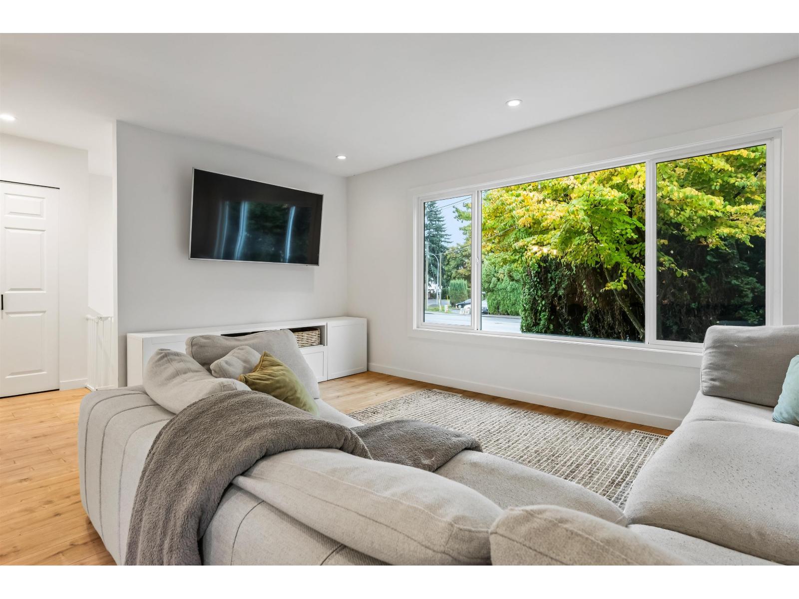 9046 Broadway Street, Chilliwack Proper South, Chilliwack, British Columbia  V2P 5W1 - Photo 9 - R3110488