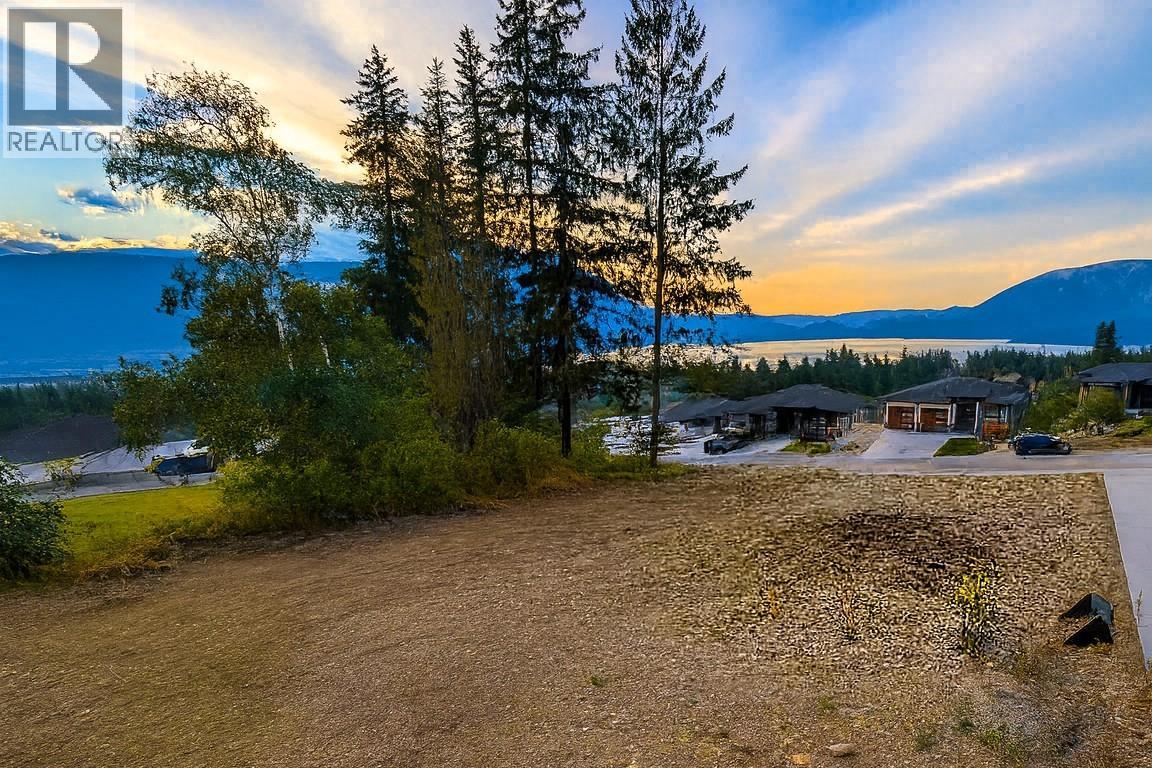 1060 16 Avenue SE, Salmon Arm, British Columbia  V1E 0H4 - Photo 7 - 10380032