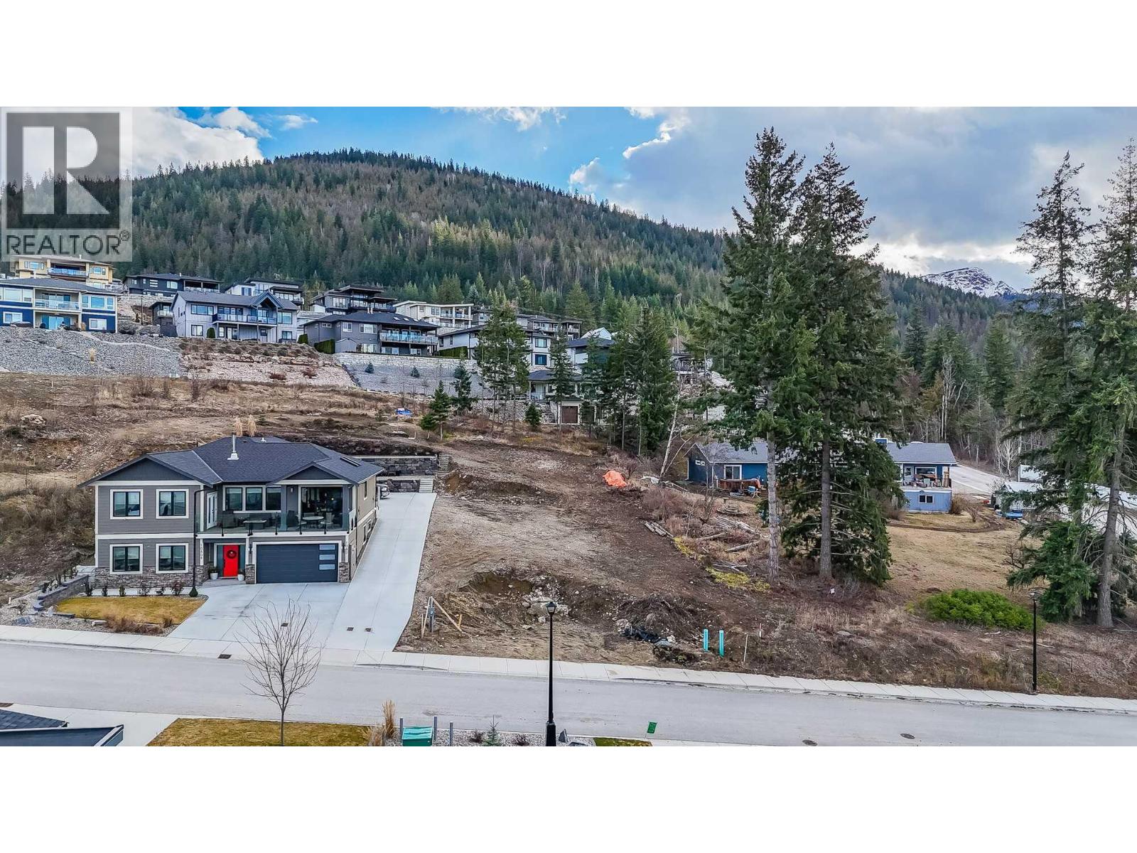 1060 16 Avenue SE, Salmon Arm, British Columbia  V1E 0H4 - Photo 9 - 10380032