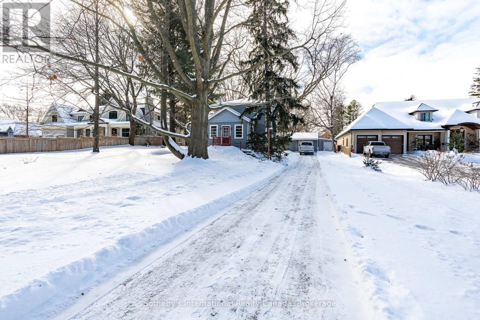 362 Fourth Line, Oakville, Ontario  L6L 5A4 - Photo 4 - W12754188