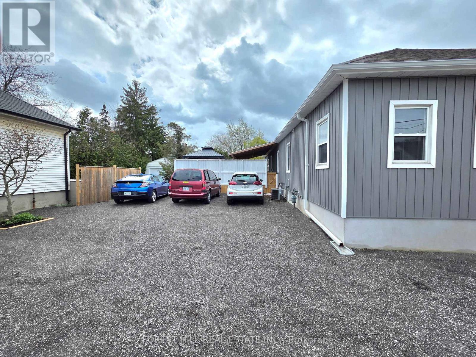 390 Glendale Avenue, St. Catharines, Ontario  L2T 1C2 - Photo 2 - X13021698