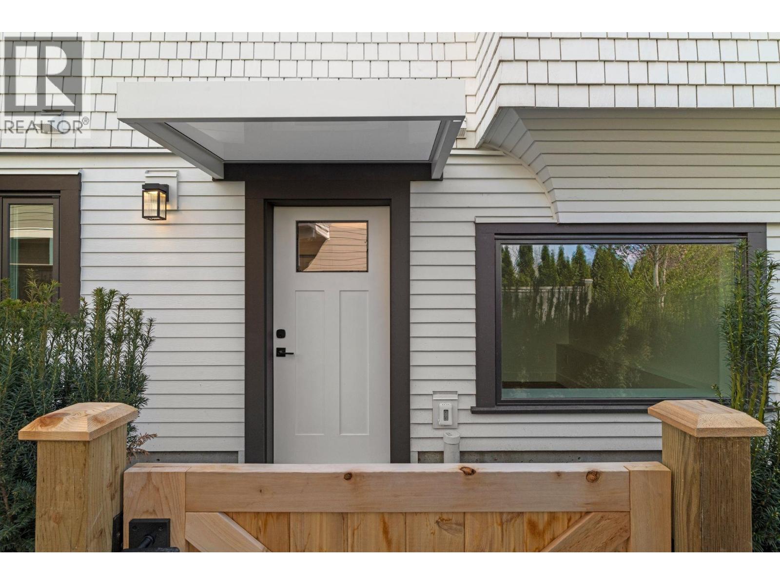 2 326 W 14th Street, North Vancouver, British Columbia  V7M 1P6 - Photo 25 - R3113296