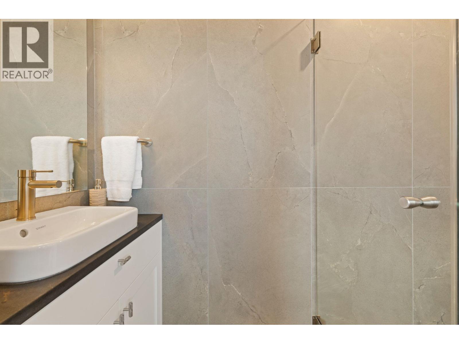 2 326 W 14th Street, North Vancouver, British Columbia  V7M 1P6 - Photo 20 - R3113296