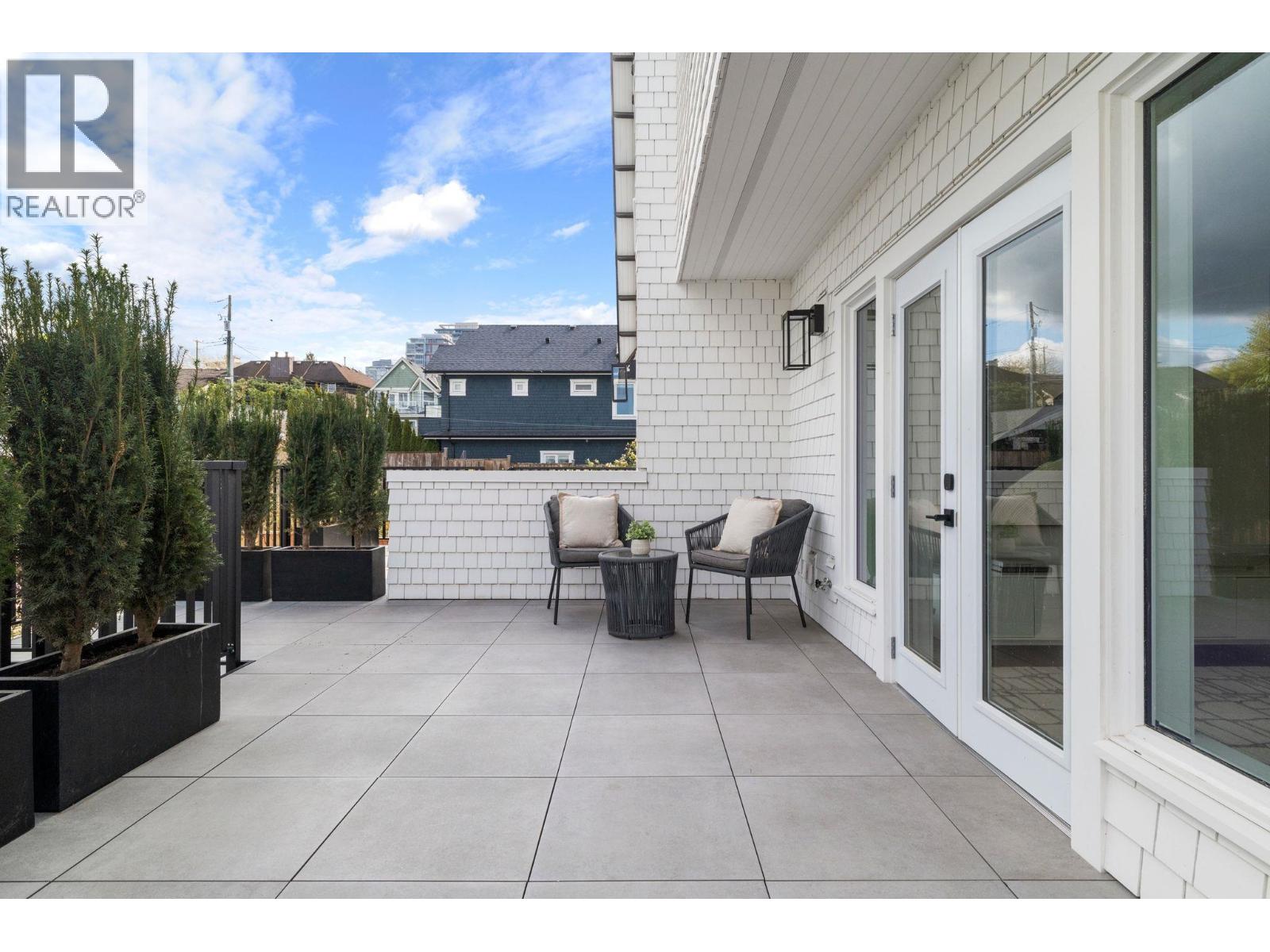 2 326 W 14th Street, North Vancouver, British Columbia  V7M 1P6 - Photo 22 - R3113296