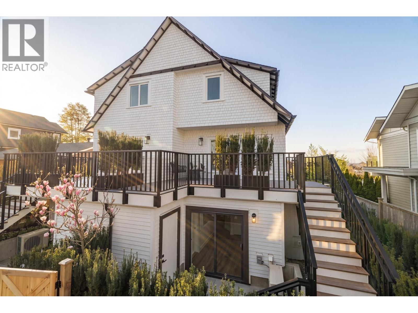 2 326 W 14th Street, North Vancouver, British Columbia  V7M 1P6 - Photo 31 - R3113296