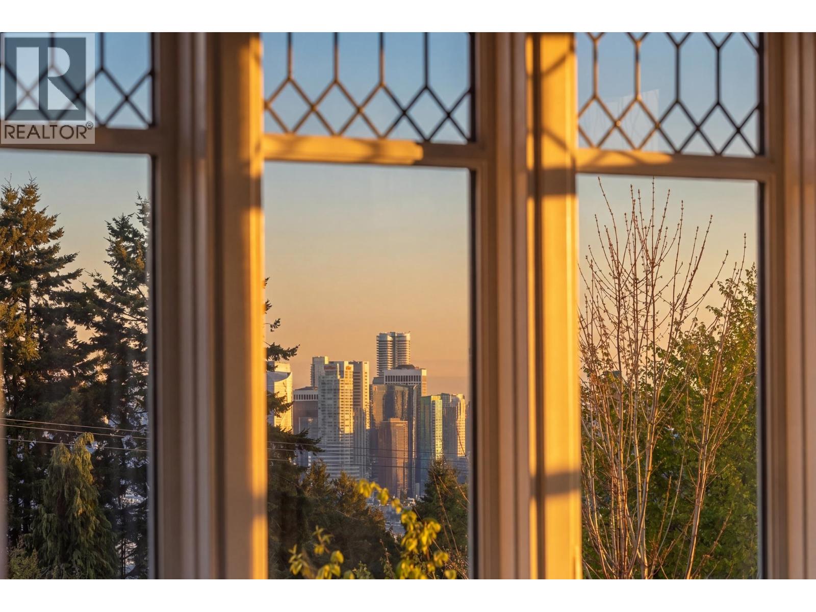 2 326 W 14th Street, North Vancouver, British Columbia  V7M 1P6 - Photo 35 - R3113296