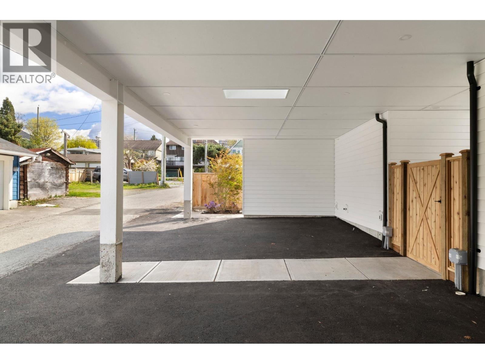 2 326 W 14th Street, North Vancouver, British Columbia  V7M 1P6 - Photo 34 - R3113296