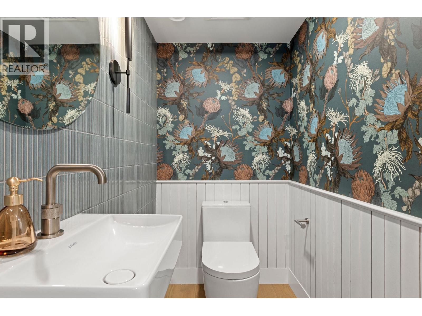 2 326 W 14th Street, North Vancouver, British Columbia  V7M 1P6 - Photo 10 - R3113296