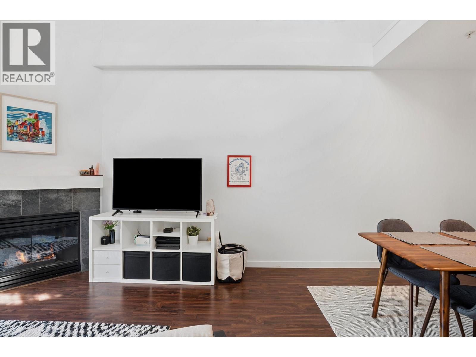 409 3768 Hastings Street, Burnaby, British Columbia  V5C 2H5 - Photo 8 - R3113243