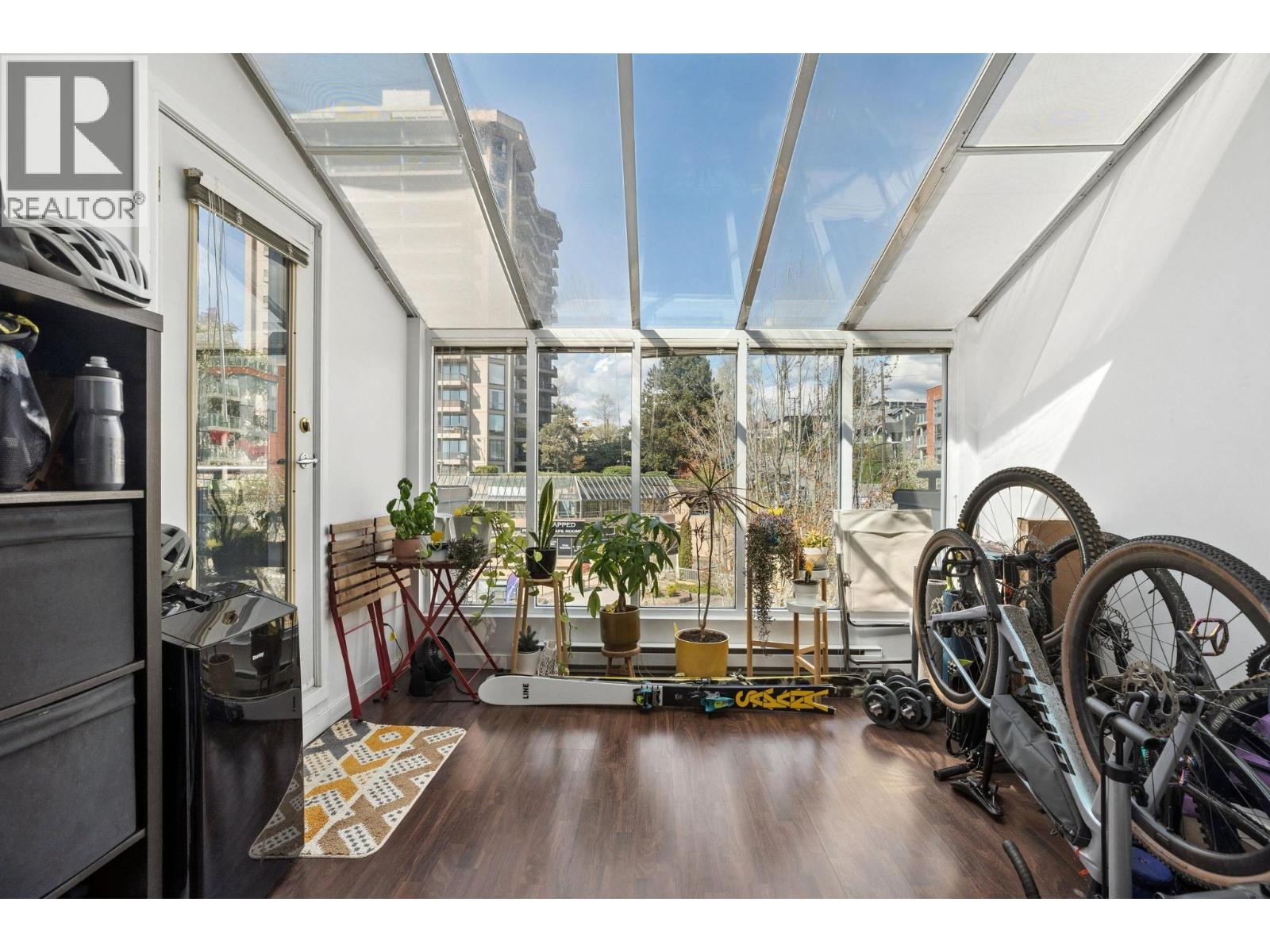 409 3768 Hastings Street, Burnaby, British Columbia  V5C 2H5 - Photo 13 - R3113243